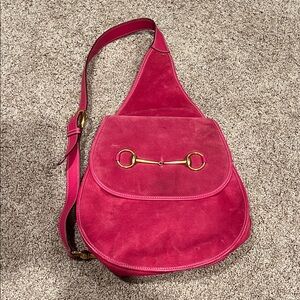 GUCCI VINTAGE Fuchsia Shoulder Bag with Gold Detail